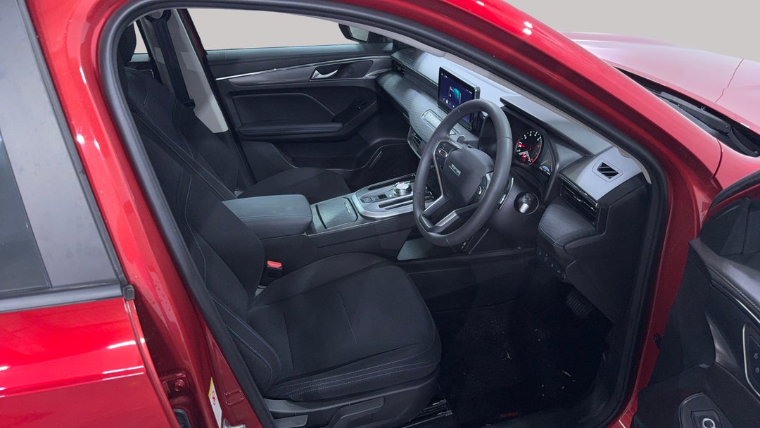 2024 GWM Haval Jolion Premium, Automatic, 2780 km, Right Side Front Door Cabin View