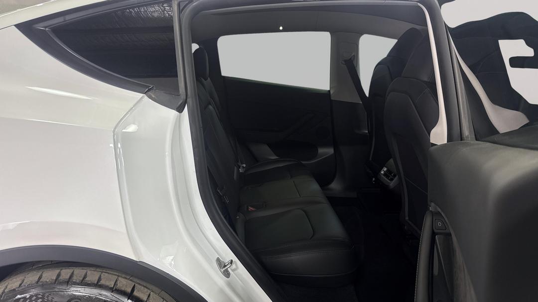 2022 Tesla Model Y Rear-wheel Drive, Automatic, 35135 km, Right Side Rear Door Cabin View