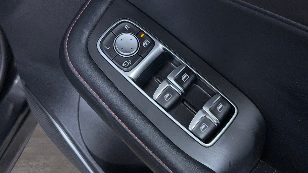 2023 MG HS Excite, Automatic, 51929 km, Drivers Side Door Panel Controls