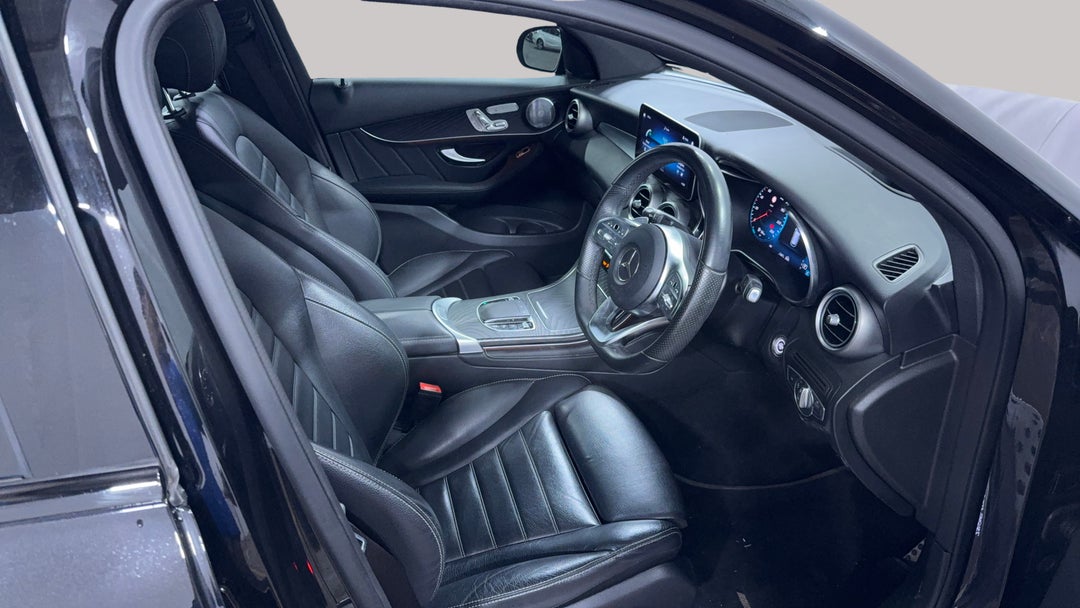2019 Mercedes-benz GLC 200, Automatic, 68705 km, Right Side Front Door Cabin View