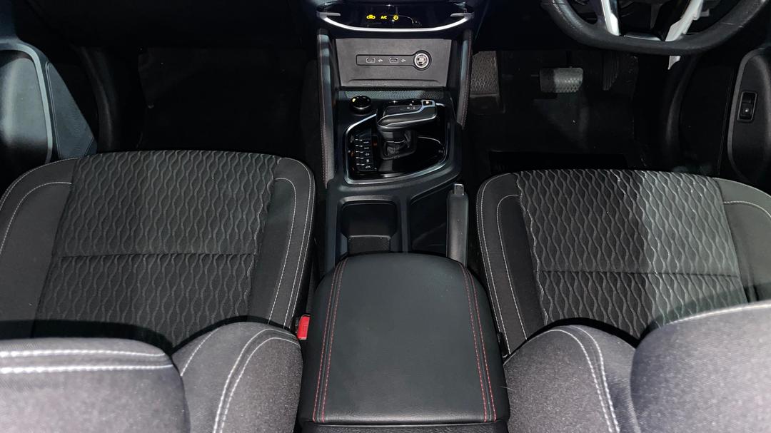 2022 LDV T60 Max Pro (4x4), Automatic, 84920 km, Center Console