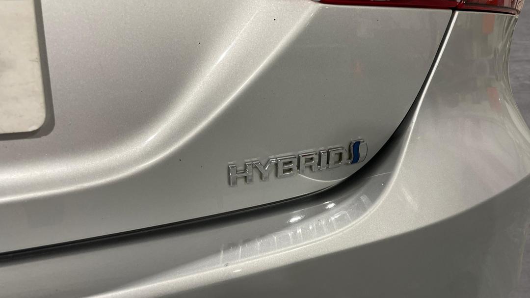 2023 Toyota Camry Ascent Hybrid, Automatic, 46269 km, Badge (Boot Right Side)