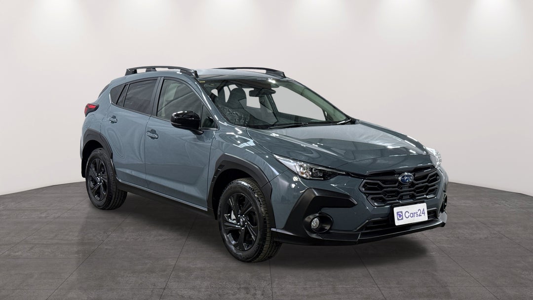 2025 Subaru Crosstrek AWD 2.0l, Automatic, 20360 km, Right Front Diagonal (45- Degree) View