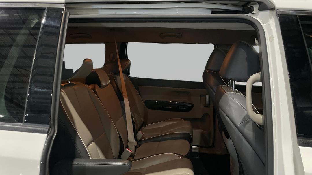 2018 Kia Carnival Platinum, Automatic, 143770 km, Right Side Rear Door Cabin View