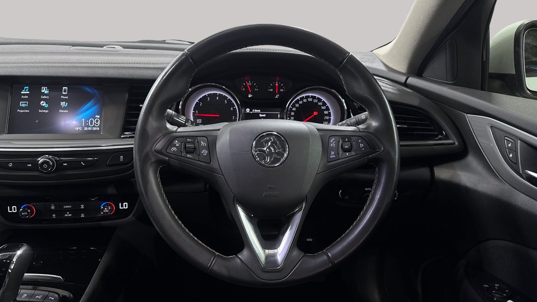 2017 Holden Commodore Lt, Automatic, 106446 km, Steering Wheel Close-up