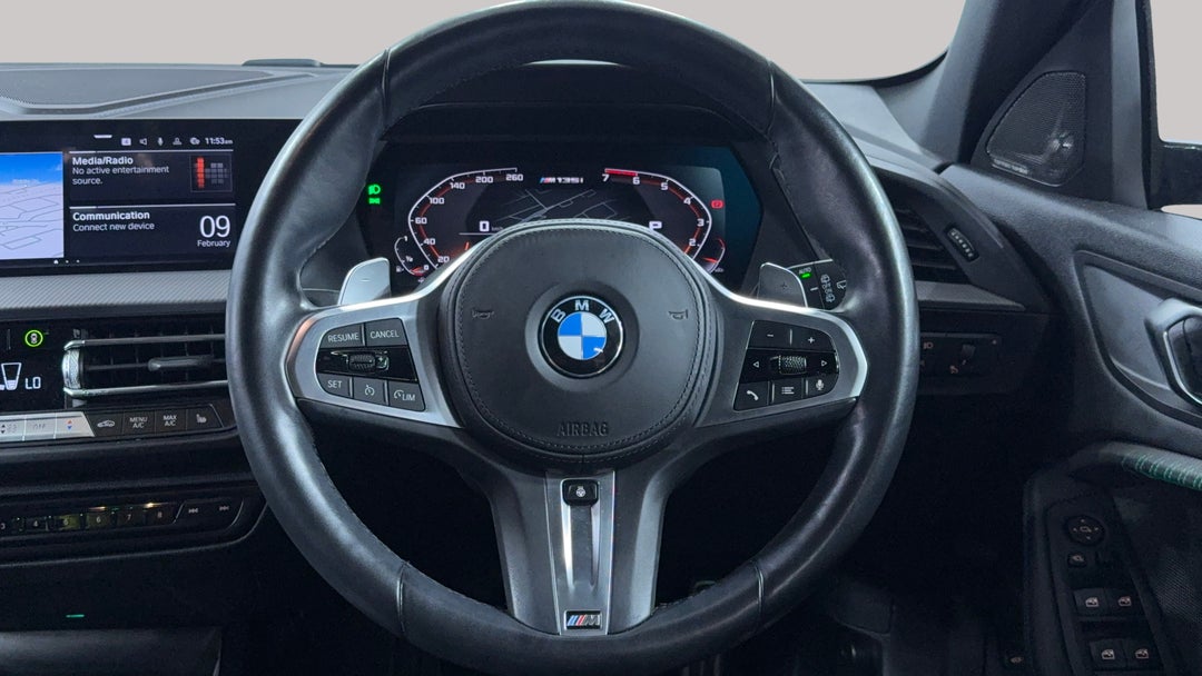 2022 BMW 1 M135i Xdrive, Automatic, 30263 km, Steering Wheel Close-up