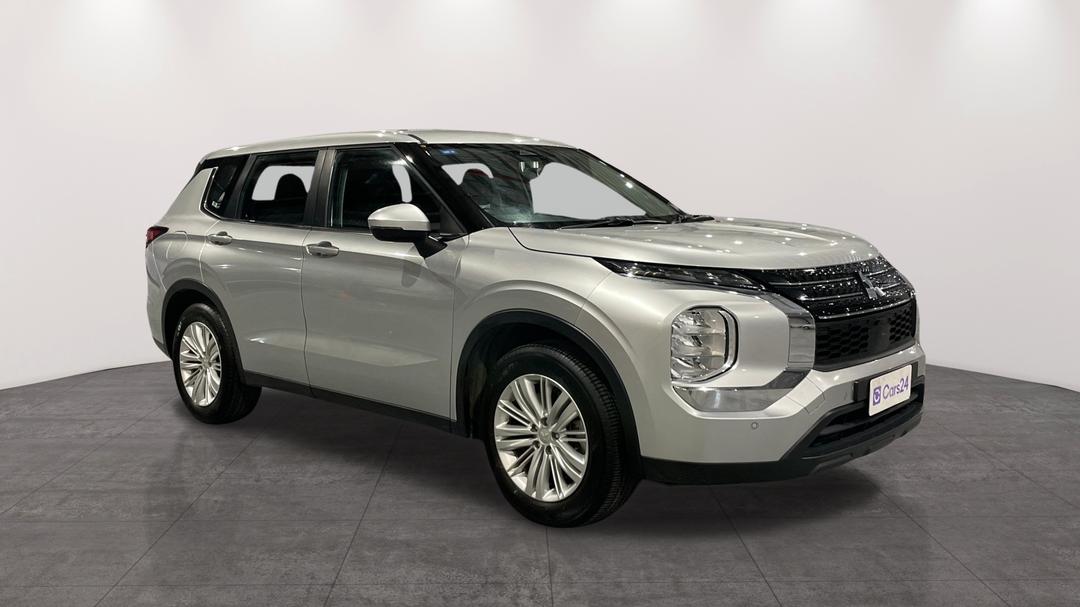 2024 Mitsubishi Outlander Es 7 Seat (2WD), Automatic, 54290 km, Right Front Diagonal (45- Degree) View
