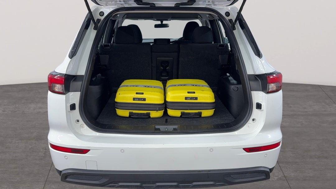 2024 Mitsubishi Outlander Es 5 Seat (2wd), Automatic, 53436 km, Boot Inside View with Luggage