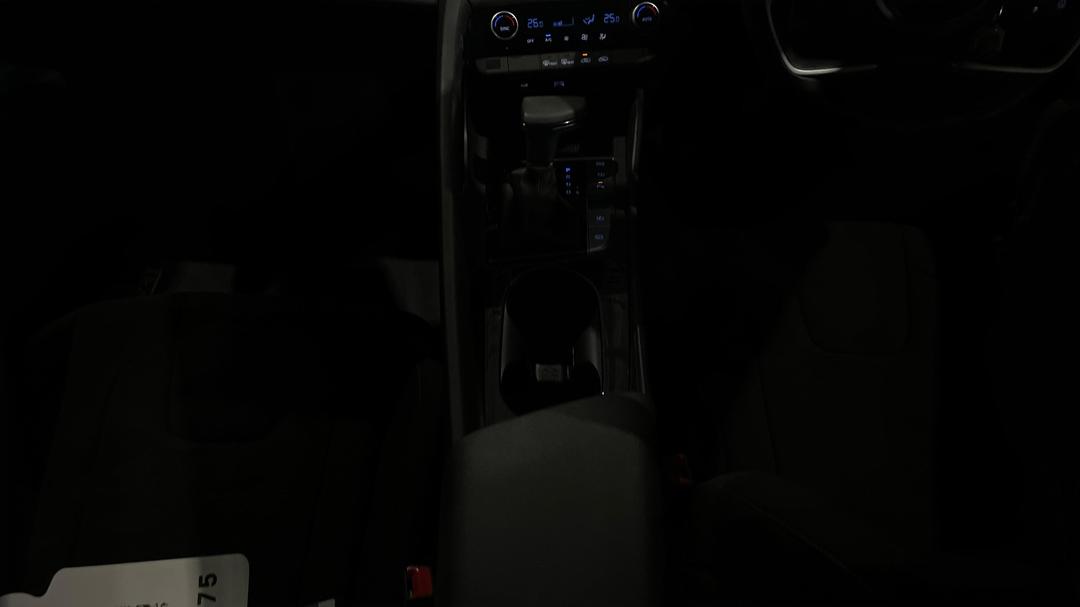 2024 Hyundai i30 Hev 1.6p Dct, Automatic, 11921 km, Center Console