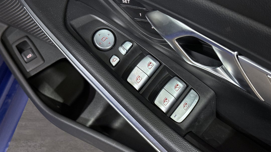 2022 BMW 3 20i M Sport, Automatic, 33217 km, Drivers Side Door Panel Controls