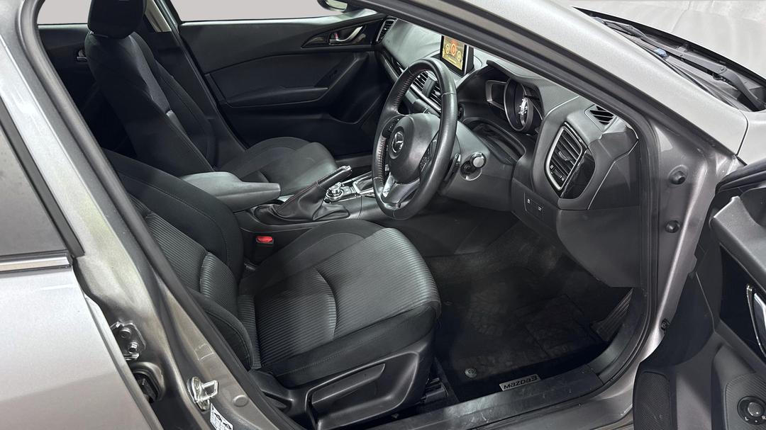 2016 Mazda 3 Maxx, Automatic, 135190 km, Right Side Front Door Cabin View