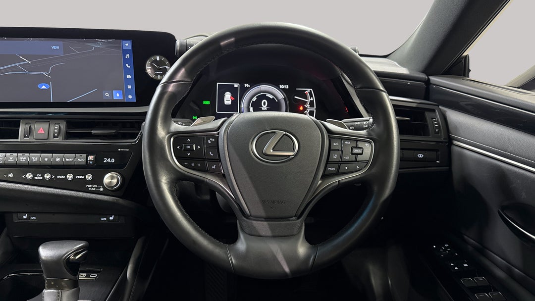 2023 Lexus Es300h Luxury (hybrid), Automatic, 15077 km, Steering Wheel Close-up