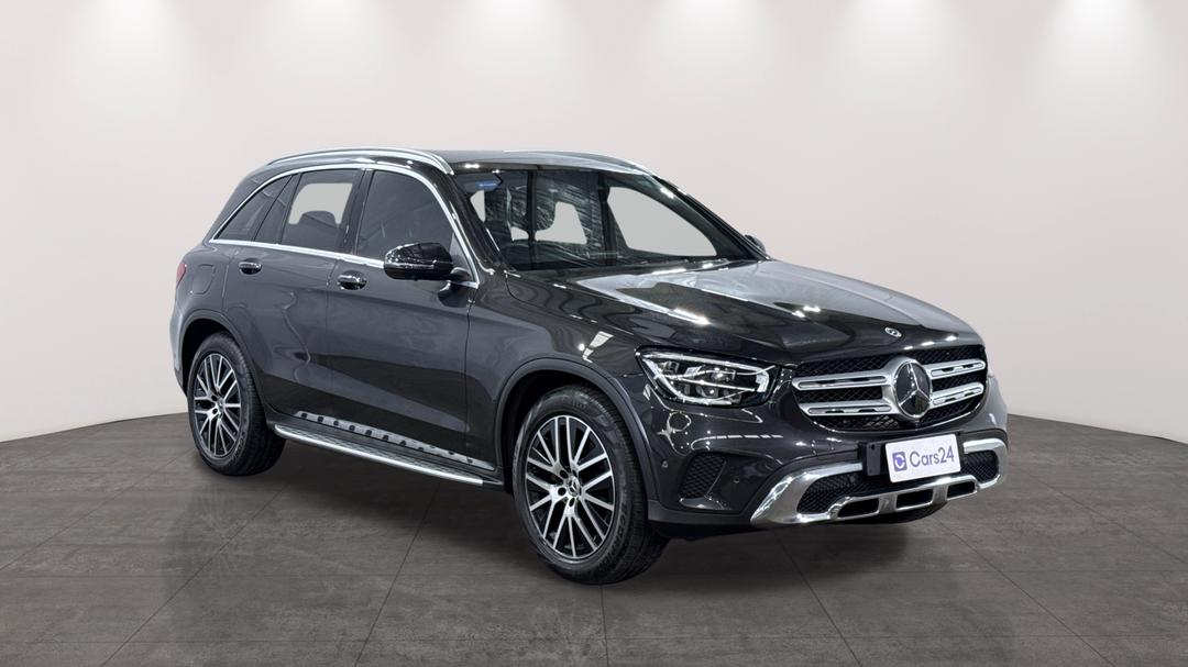2021 Mercedes-benz GLC 200, Automatic, 46449 km, Right Front Diagonal (45- Degree) View