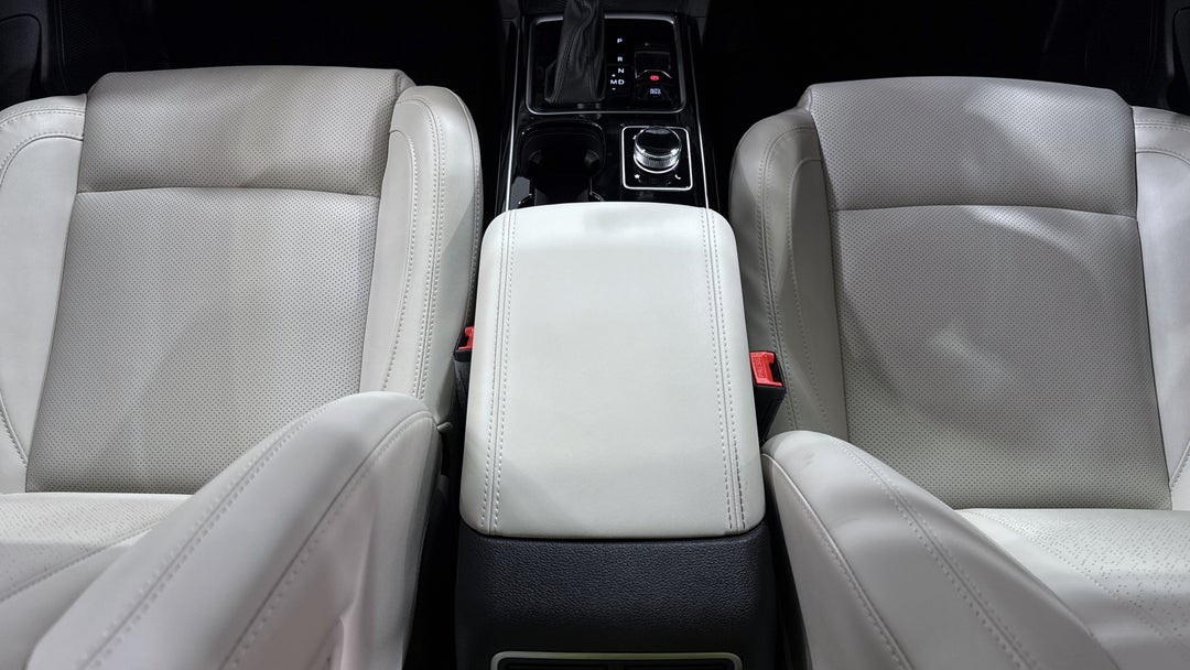 2024 Mahindra Xuv700 Ax7l, Automatic, 8513 km, Center Console