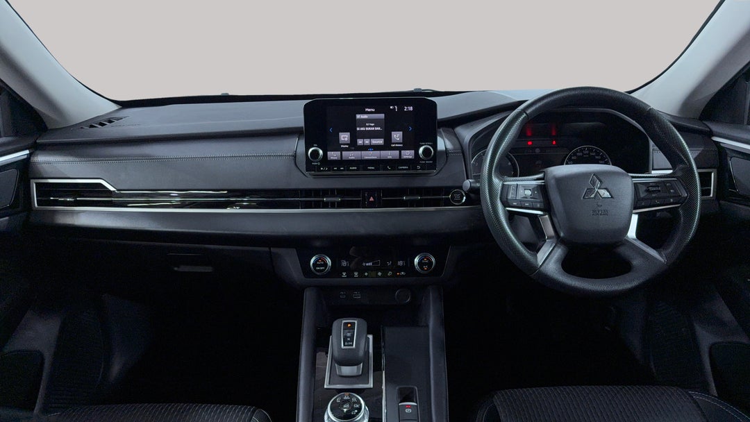 2024 Mitsubishi Outlander Es 7 Seat (2WD), Automatic, 51622 km, Dashboard View