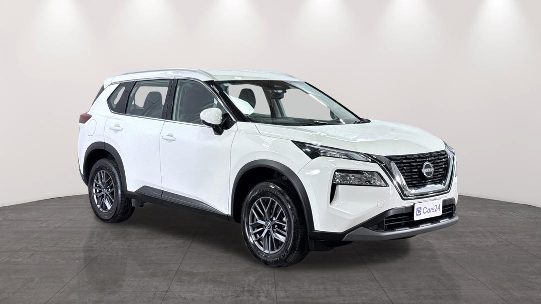 2024 Nissan X-trail St (4WD), Automatic, 49970 km, Right Front Diagonal (45- Degree) View
