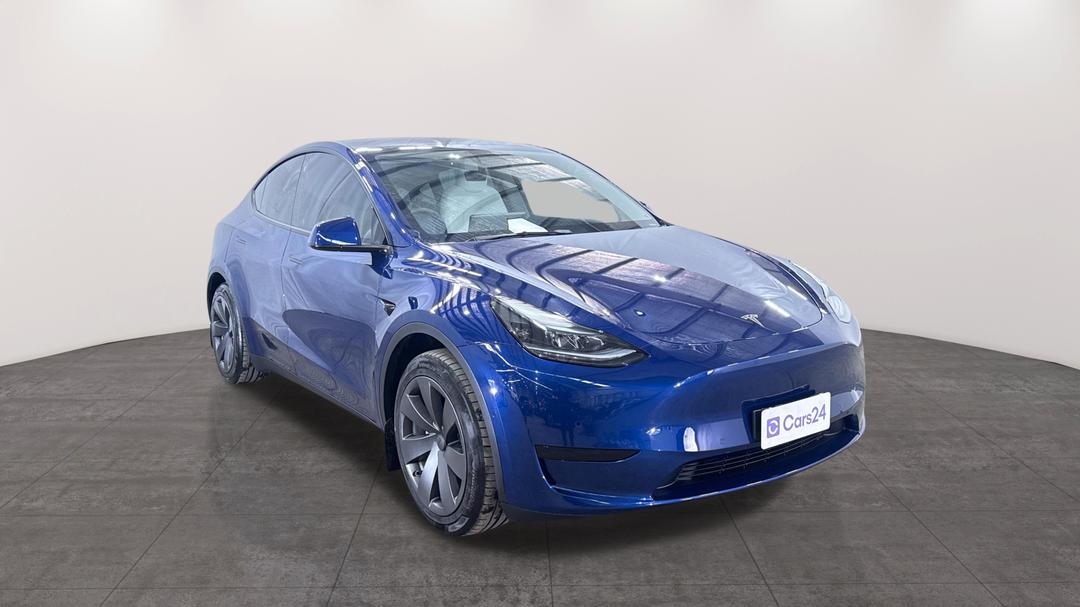 2023 Tesla Model Y Rear-wheel Drive, Automatic, 21248 km, Right Front Diagonal (45- Degree) View