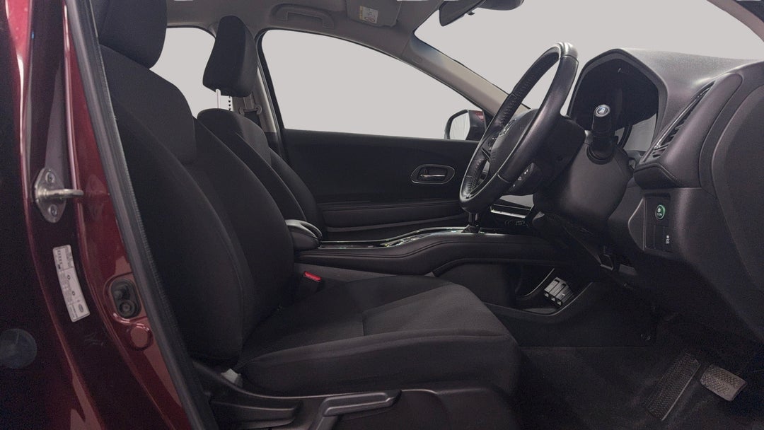 2016 Honda HR-V Vti-s, Automatic, 47753 km, Right Side Front Door Cabin View