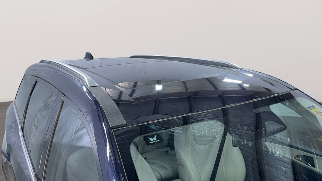 2023 Mahindra Xuv700 Ax7l, Automatic, 20601 km, Roof/Sunroof View