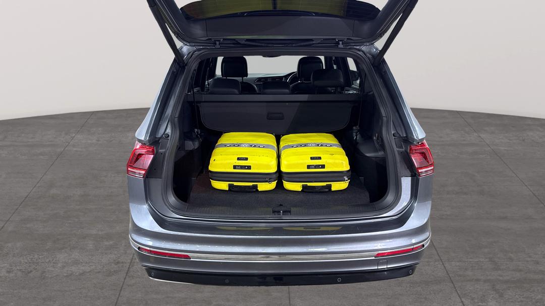 2018 Volkswagen Tiguan Allspace 162 Tsi Highline, Automatic, 148451 km, Boot Inside View with Luggage