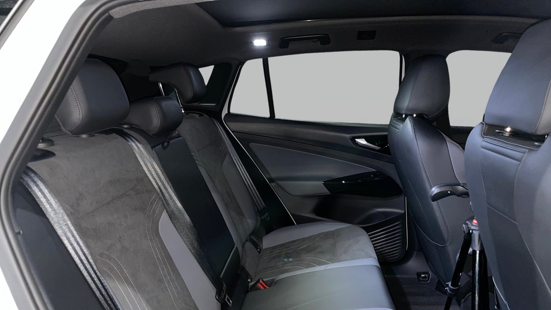 2025 Volkswagen Id.4 Pro, Automatic, 6405 km, Right Side Rear Door Cabin View