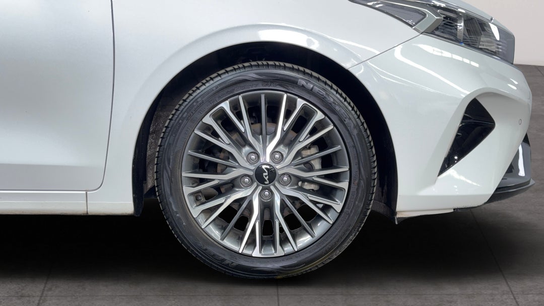 2022 Kia Cerato Sport+, Automatic, 22866 km, Right Front Wheel