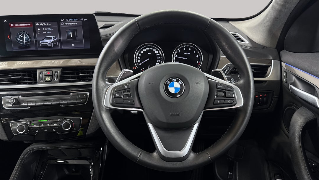 2020 BMW X1 sDrive 20i, Automatic, 44202 km, Steering Wheel Close-up