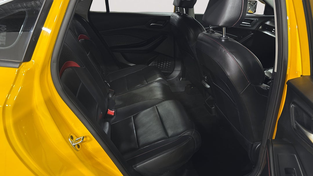 2024 MG Mg5 Essence, Automatic, 8742 km, Right Side Rear Door Cabin View