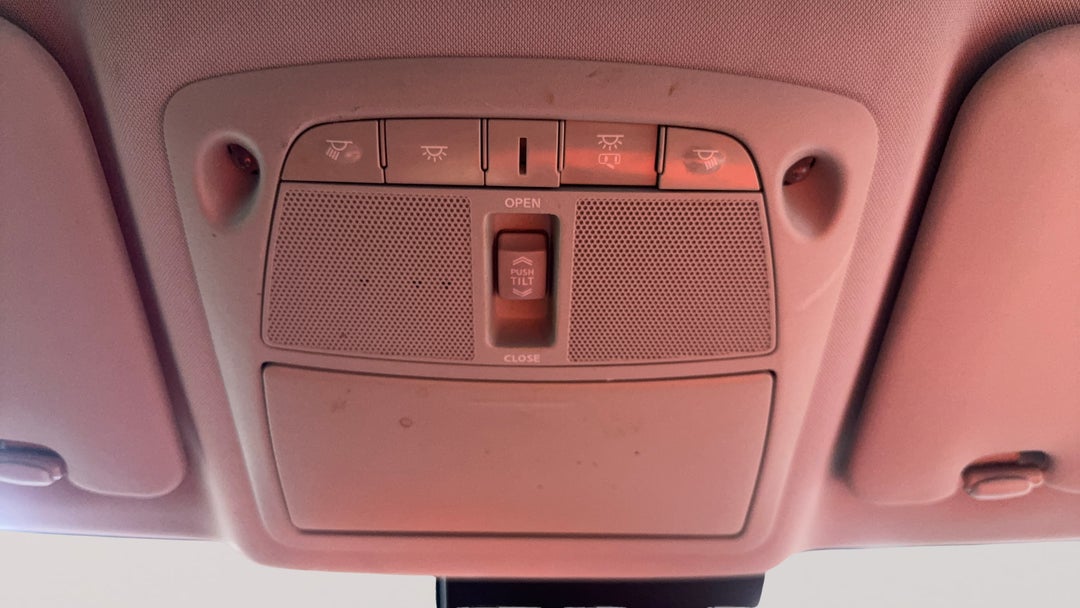 On-Roof Controls/Sunglass holder