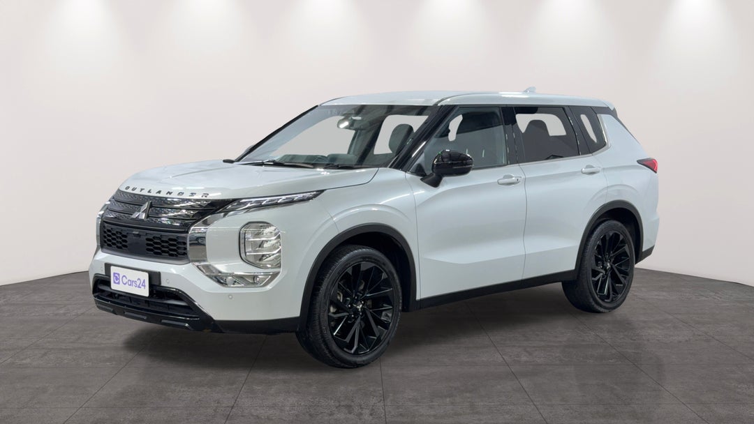 2023 Mitsubishi Outlander Ls Black Edition 7 Seat (2WD), Automatic, 24126 km, Left Front Diagonal (45- Degree) View