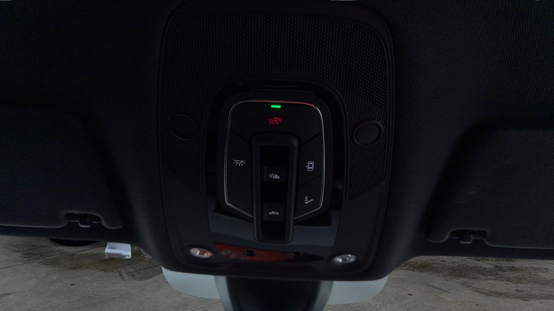 On-Roof Controls/Sunglass holder