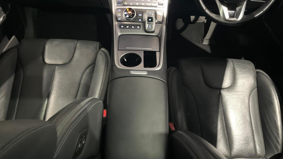 2023 Hyundai Santa Fe Highlander Hev (7 Seat), Automatic, 47371 km, Center Console