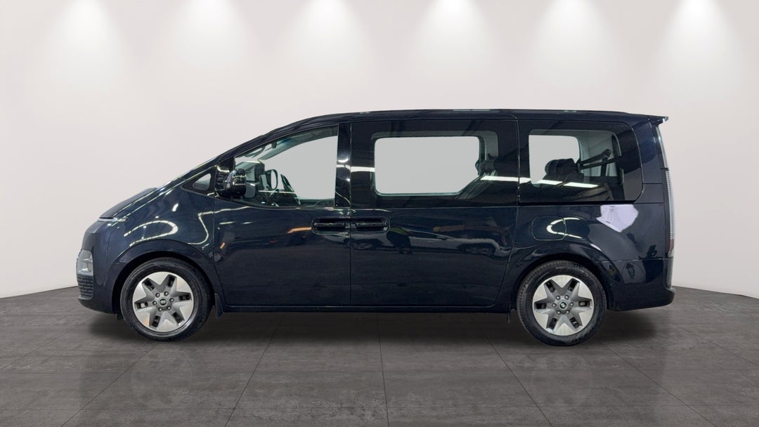 2021 Hyundai Staria Staria, Automatic, 88061 km, Left Side View