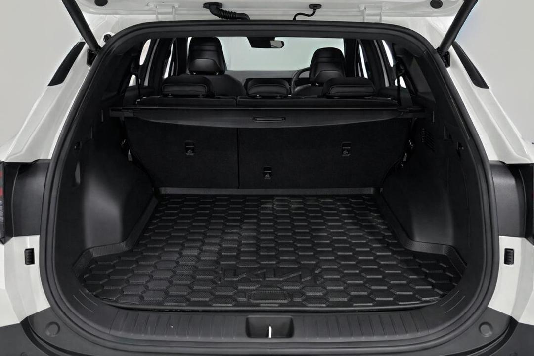 2025 Kia Sportage Gt-line Hev (AWD), Automatic, 3036 km, Boot Inside View