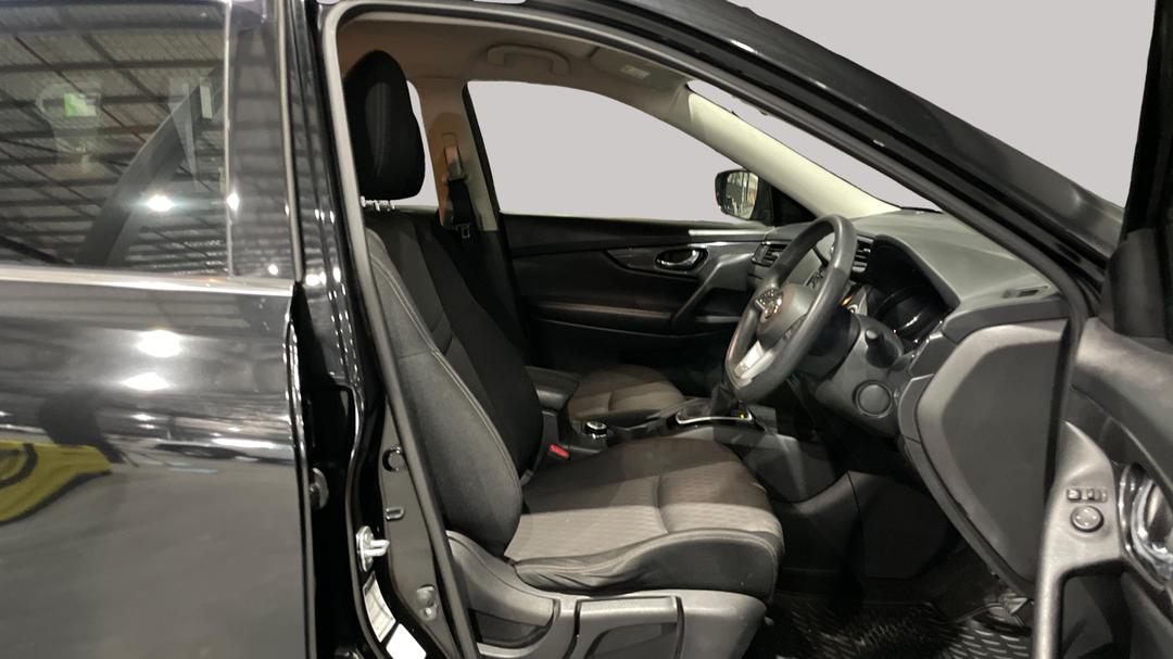 2017 Nissan X-trail St (4x4), Automatic, 132364 km, Right Side Front Door Cabin View