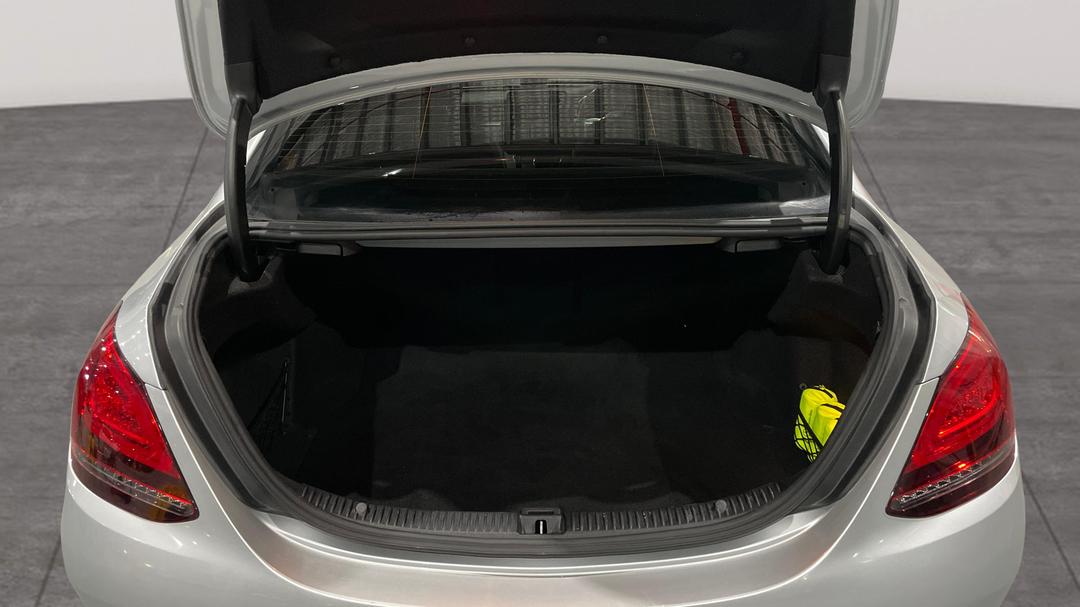 2019 Mercedes-benz C200 Eq (hybrid), Automatic, 70508 km, Boot Inside View
