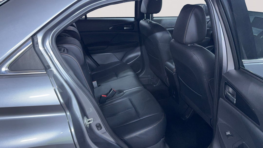 2018 Mitsubishi Eclipse Cross Exceed (2WD), Automatic, 60701 km, Right Side Rear Door Cabin View