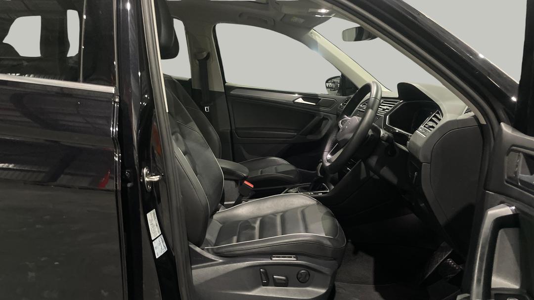 2021 Volkswagen Tiguan 132tsi Life, Automatic, 61764 km, Right Side Front Door Cabin View