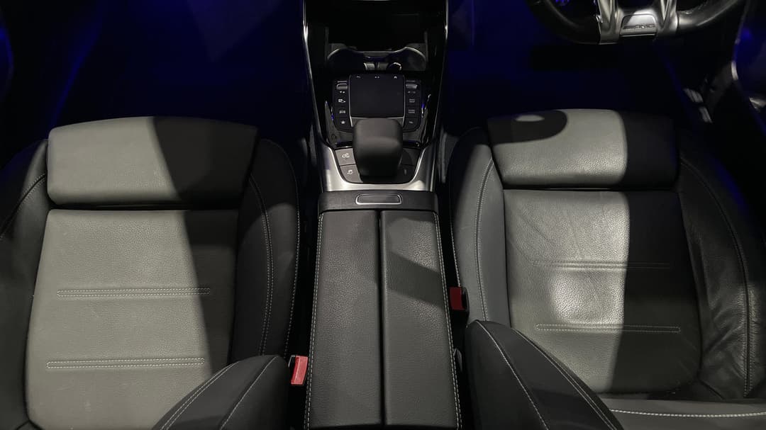 2022 Mercedes-amg A35 4matic, Automatic, 55418 km, Center Console
