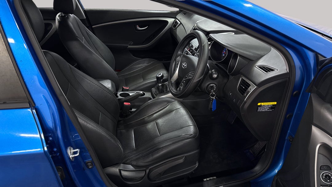2016 Hyundai i30 Active X, Manual, 74462 km, Right Side Front Door Cabin View