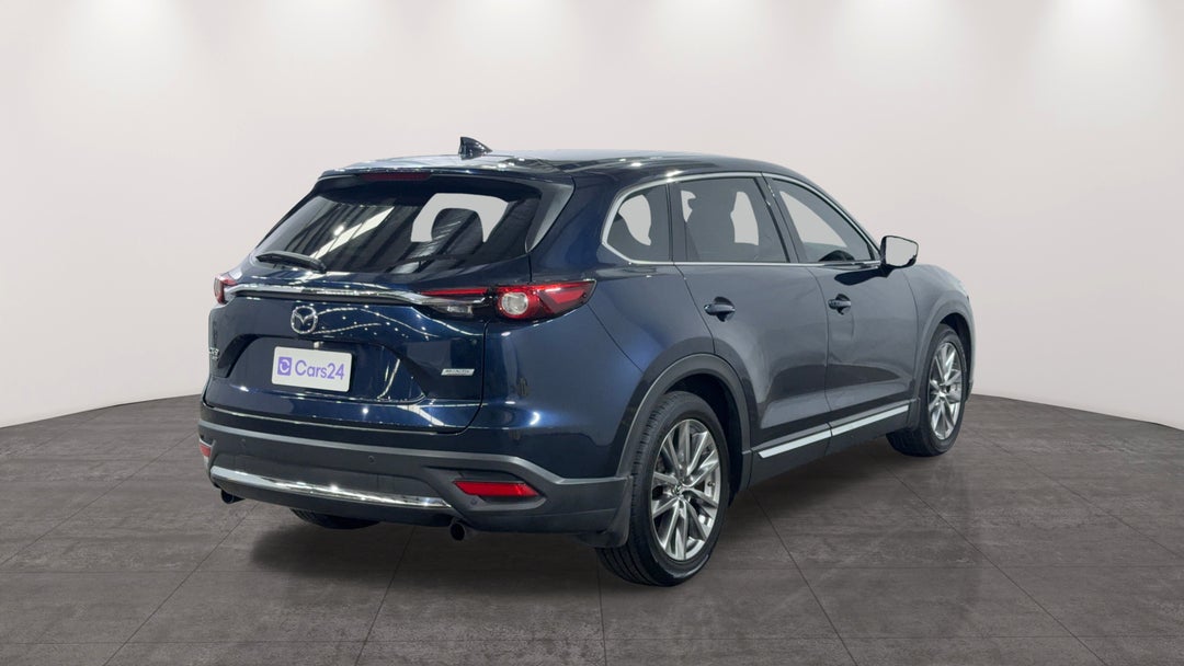 Right Back Diagonal (45- Degree) View