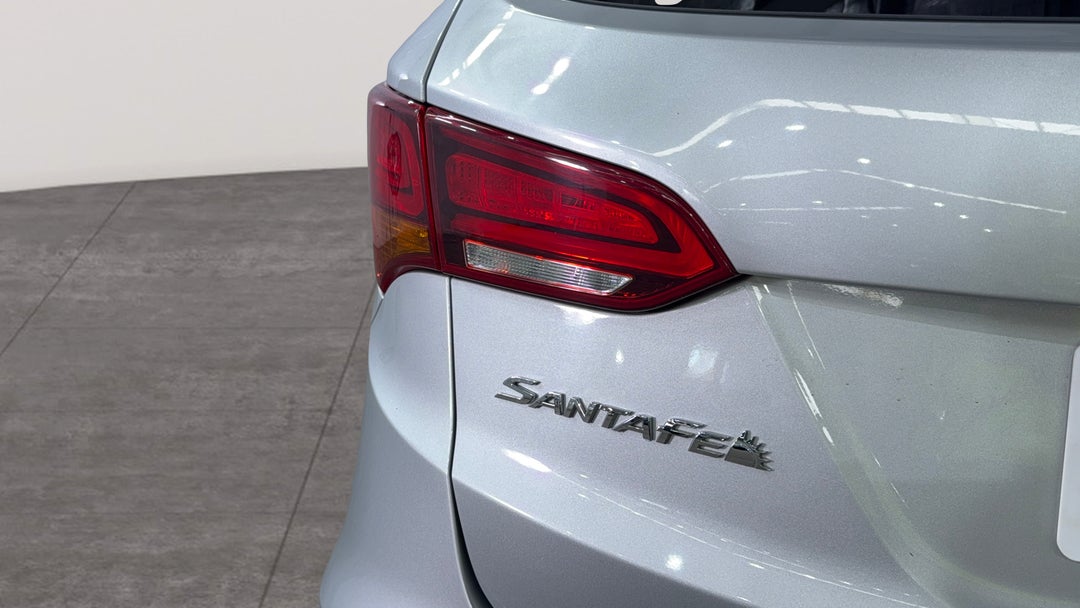 2017 Hyundai Santa Fe Active (4x4), Automatic, 107143 km, Badge (Boot Left Side)