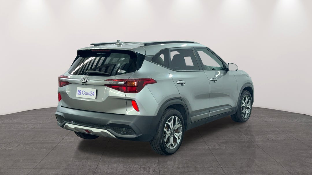 Right Back Diagonal (45- Degree) View