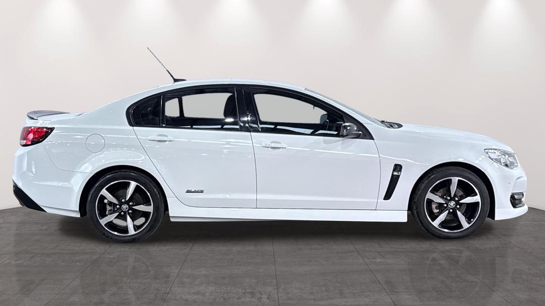 2016 Holden Commodore Sv6 Black Edition, Automatic, 160878 km, Right Side View