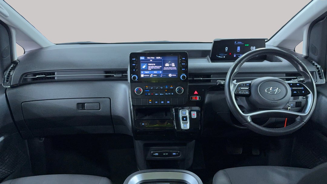2023 Hyundai Staria Staria, Automatic, 81037 km, Dashboard View