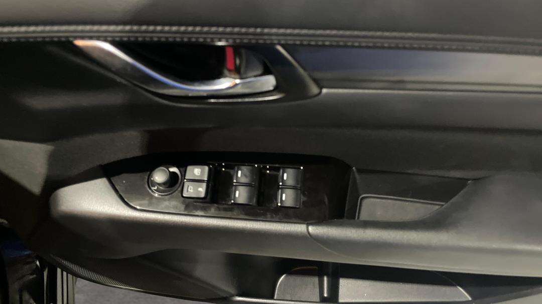 2021 Mazda CX-5 Maxx Sport (FWD), Automatic, 83239 km, Drivers Side Door Panel Controls