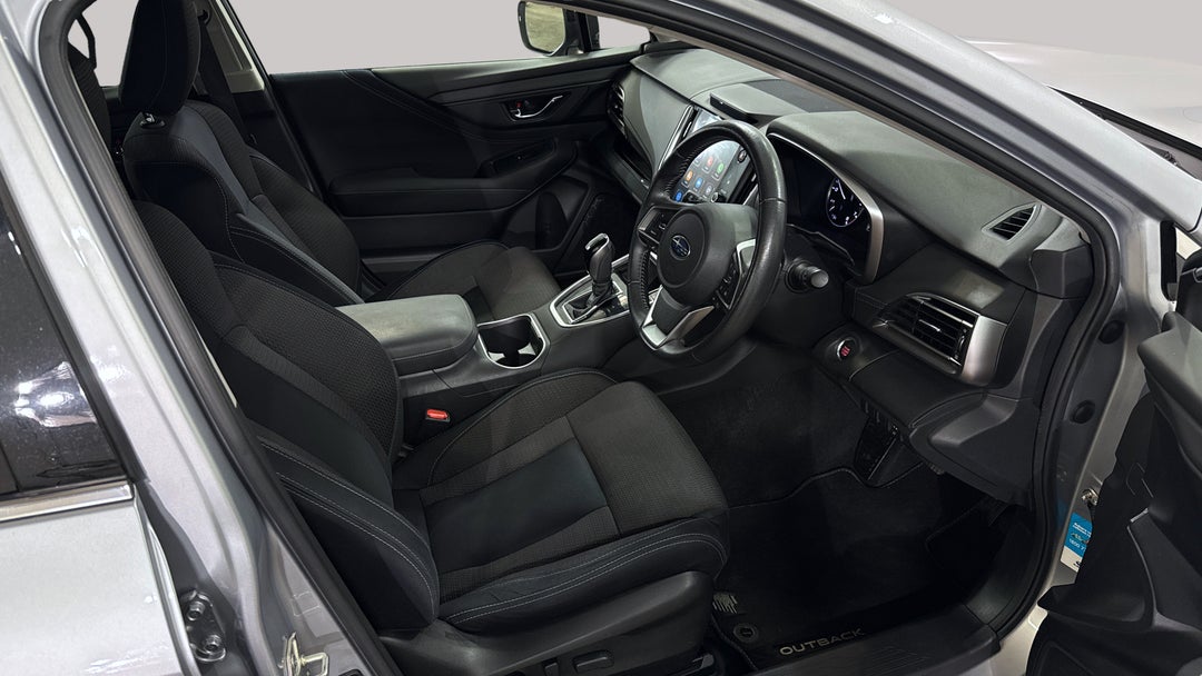 2020 Subaru Outback AWD, Automatic, 84367 km, Right Side Front Door Cabin View