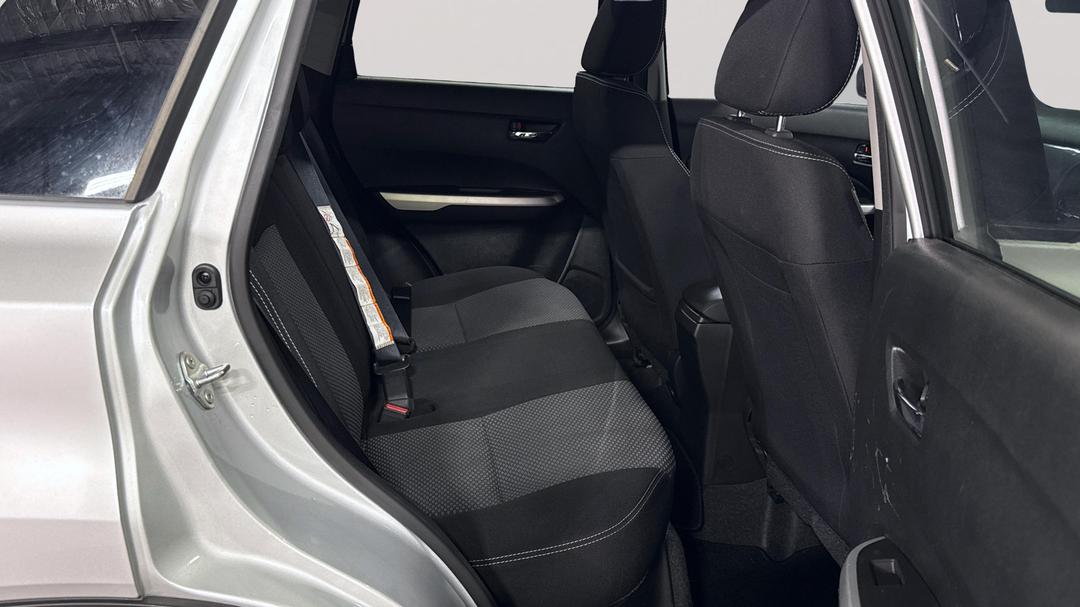 2015 Suzuki Vitara Rt-s, Automatic, 51701 km, Right Side Rear Door Cabin View