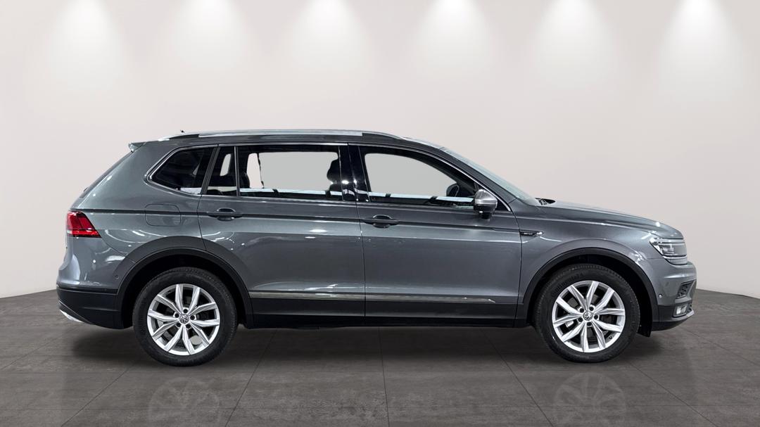2018 Volkswagen Tiguan Allspace 110 Tdi Comfortline, Automatic, 142758 km, Right Side View