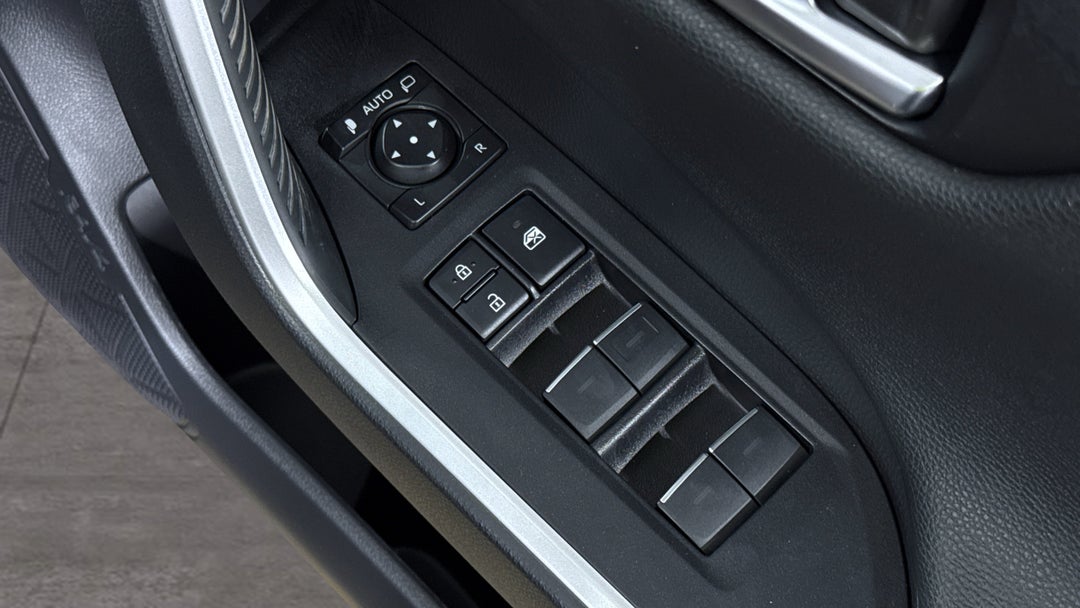 2022 Toyota RAV4 Cruiser (AWD) Hybrid, Automatic, 34669 km, Drivers Side Door Panel Controls